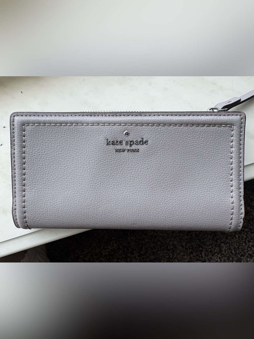KateSpade Patterson Drive’Taupe Leather Bifold Snap Wallet Excellent Condition